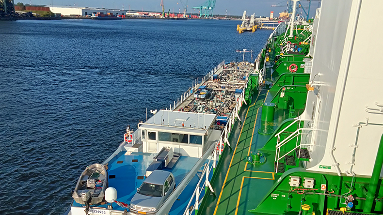 Methanol bunkering operation in Antwerp