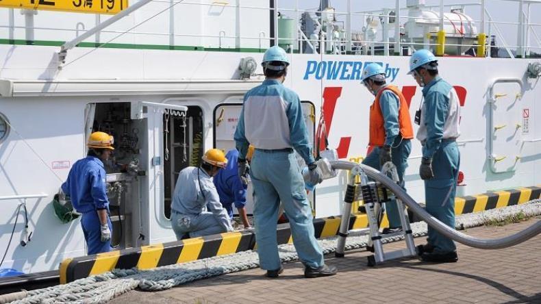 Pilot truck-to-ship LNG bunkering operation at Japan’s Port of Kitakyushu 