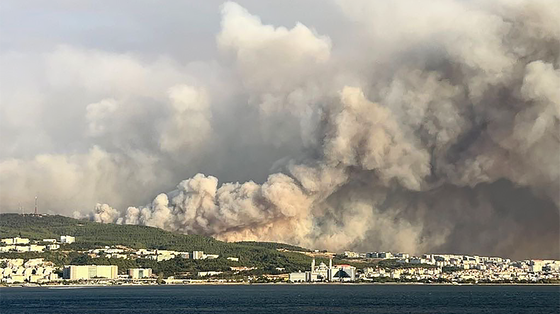 Forest fire smoke at Dardanelles