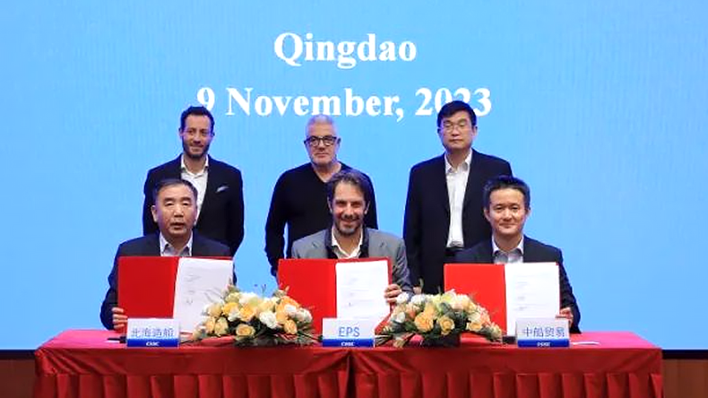 Eastern Pacific and Qingdao Beihai Shipbuilding signing a contract
