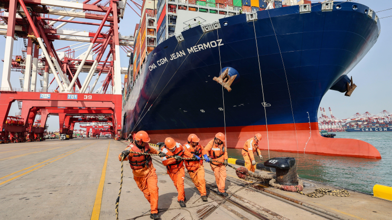 CMA CGM Jean Mermoz in China