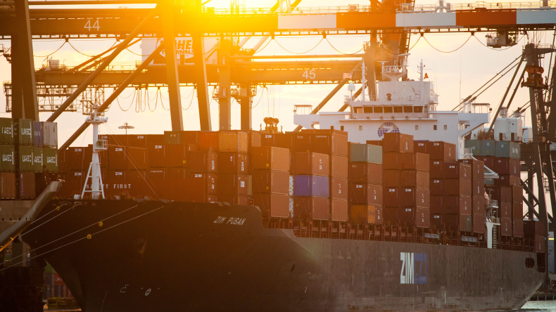 Containership Zim Pusan in Port Elizabeth, NJ