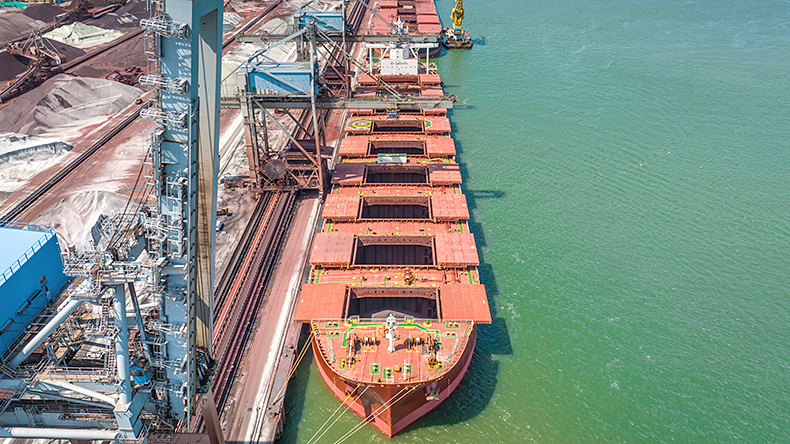 Dry Bulk Capesize loading