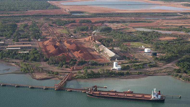 Bauxite loading vessel