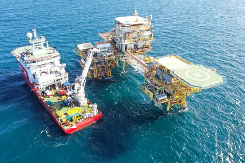 DSV Southern Star seen in SAT diving operation off Malaysia
