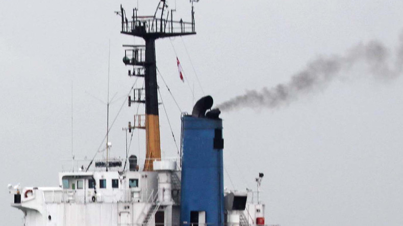 Ship funnel emission