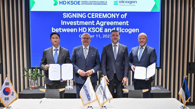 HD Hyundai representatives signing an investment deal with Elcogen