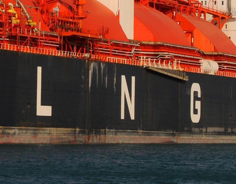 LNG on side of Golar Spirit