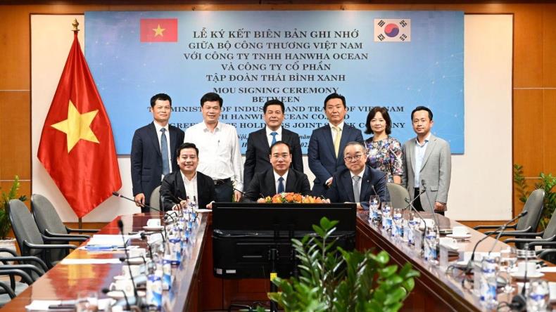 Hanwha Ocean signing ceremony with Ministry of Industry and Trade of Vietnam
