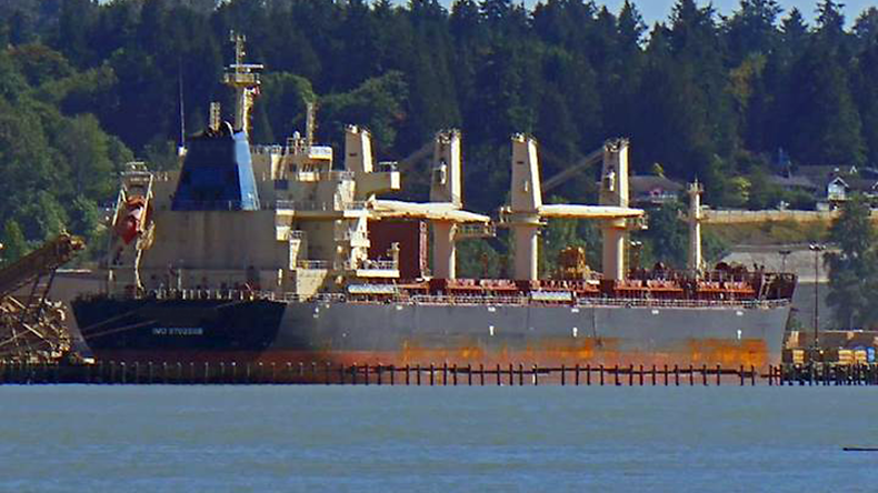 Bulk carrier Gibraltar Eagle loading at port