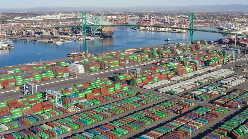Port of Los Angeles: the Vincent Thomas Bridge