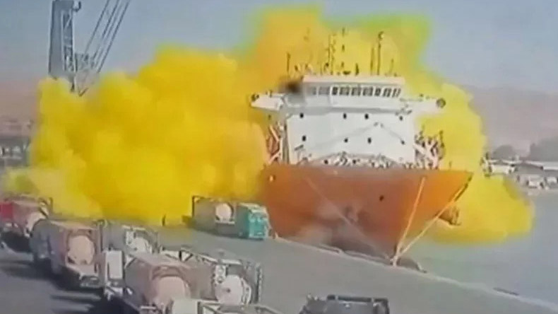 Deadly chlorine escapes from fractured ISO tank at Aqaba, Jordan
