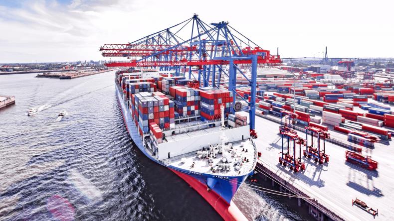 Overview of Hamberger Hafen und Logistik AG's Container Terminal Tollerort.