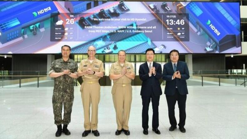 US navy officers visiting Korean yards: from left, Brigadier General Shin Hyun-seung, Head of the Defense Acquisition Program Administration's Ship Project Division; Rear Admiral William Greene of the US Navy; Rear Admiral Thomas Anderson; Joo Won-ho, Head of Special Ship Business at HD Hyundai Heavy Industries; and Shin Jong-gye, Technical Advisor at HD Korea Shipbuilding & Offshore Engineering.
