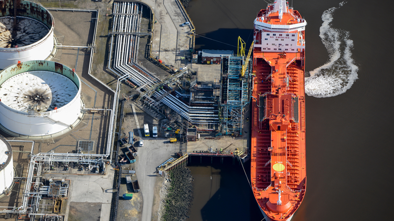 Oil tanker unloading at Teesside. Credit Commission Air / Alamy Stock Photo