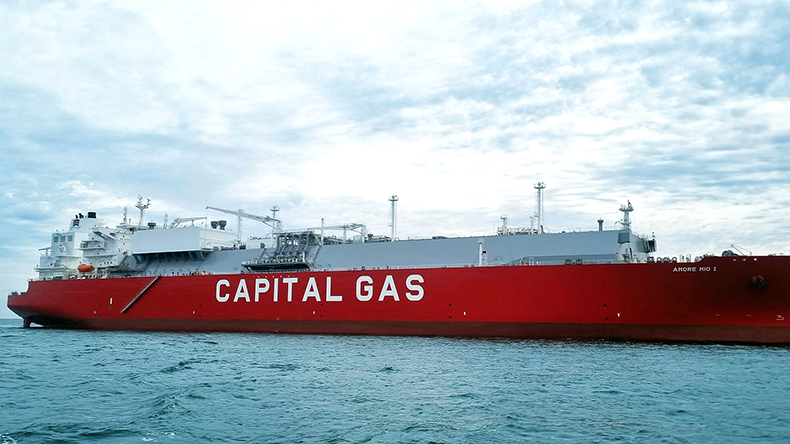Amore Mio I a LNG carrier at sea