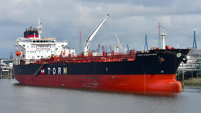 Combined chemical and oil tanker Torm Singapore at Hamburg