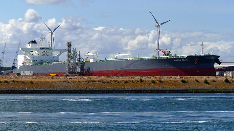 Crude oil tanker Nissos Anafi at Rotterdam
