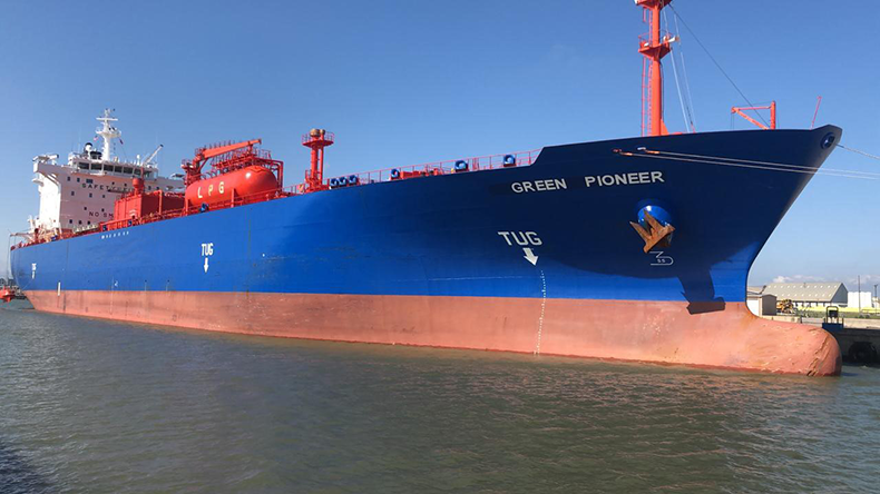 Ammonia carrier ship