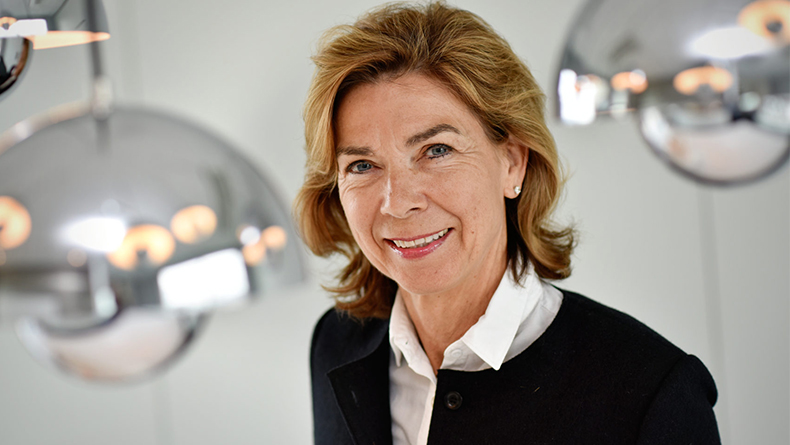 Kristin Holth, DNB
