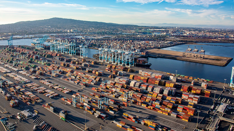 Los Angeles, US: Pier 400