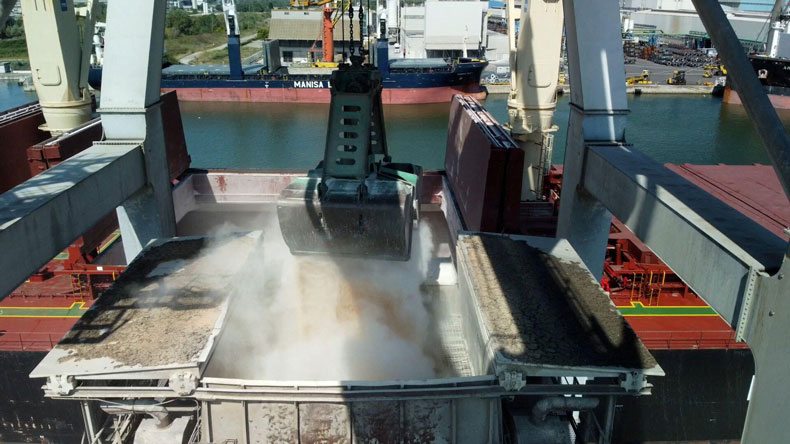 Ukraine grain being removed from a ship at Ravenna